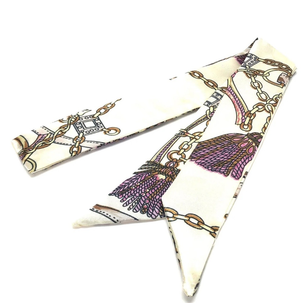 Elegant Chain Print Silk Scarf